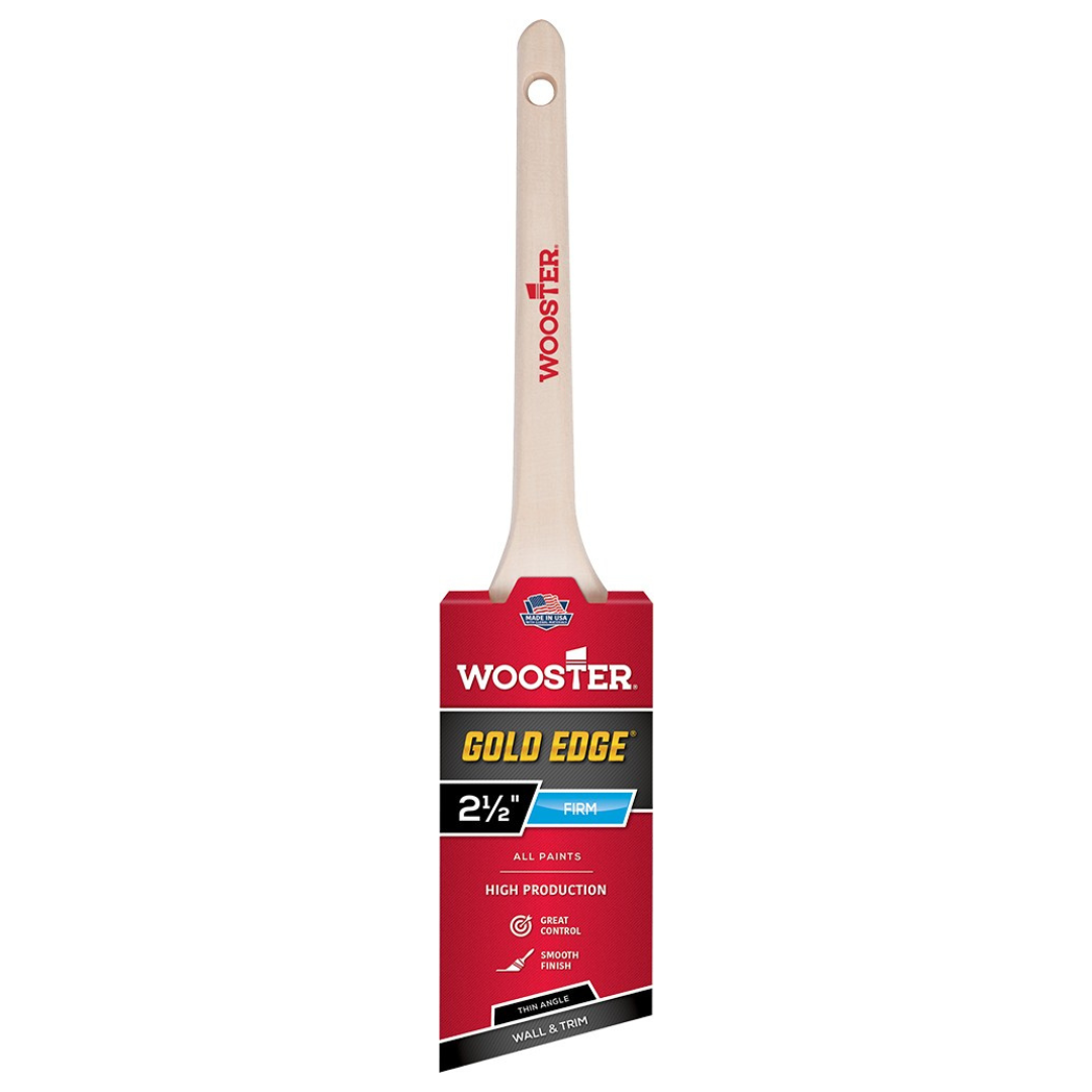 Wooster 5234 2-1/2" Gold Edge Firm Thin Angle Rat Tail Paint Brush